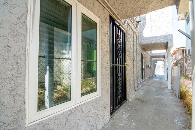 930FraserAvenue.0087 - Fraser Flats