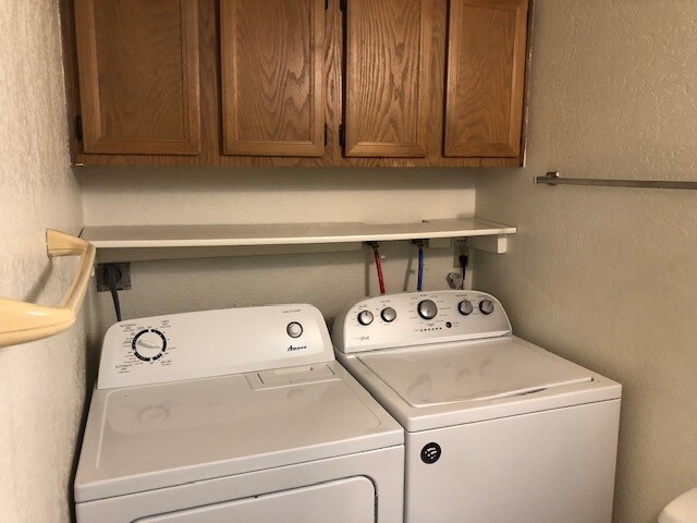 Building Photo - 72 880 N