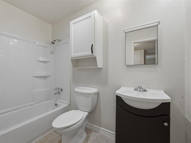 Building Photo - 1000 Windy Meadow Dr