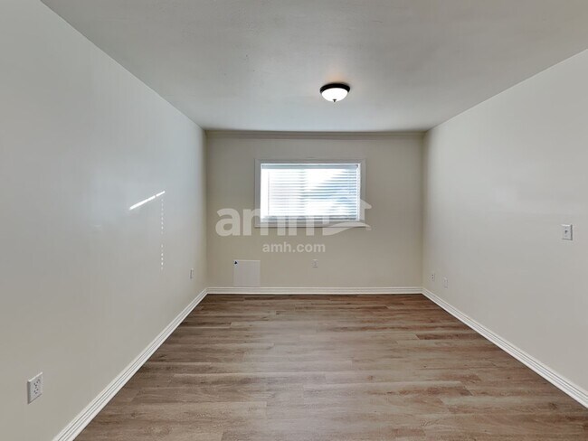 Building Photo - 4045 W 4650 S