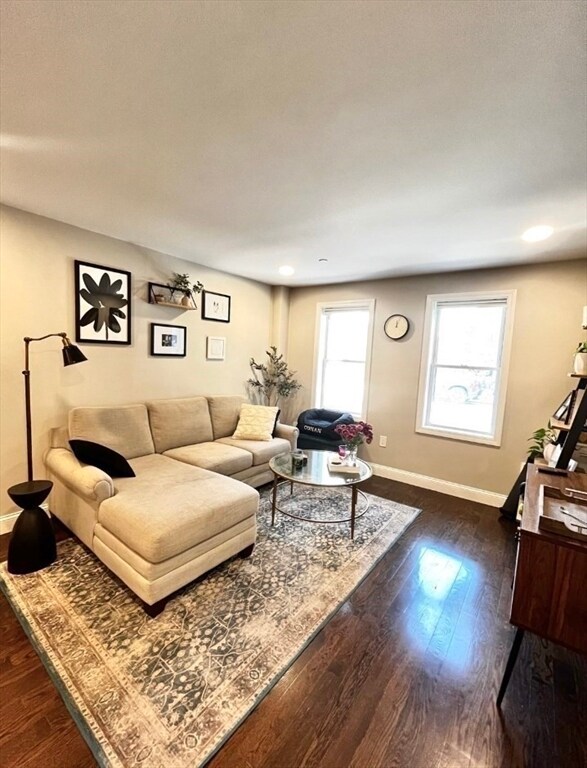 Building Photo - 229 Maverick St