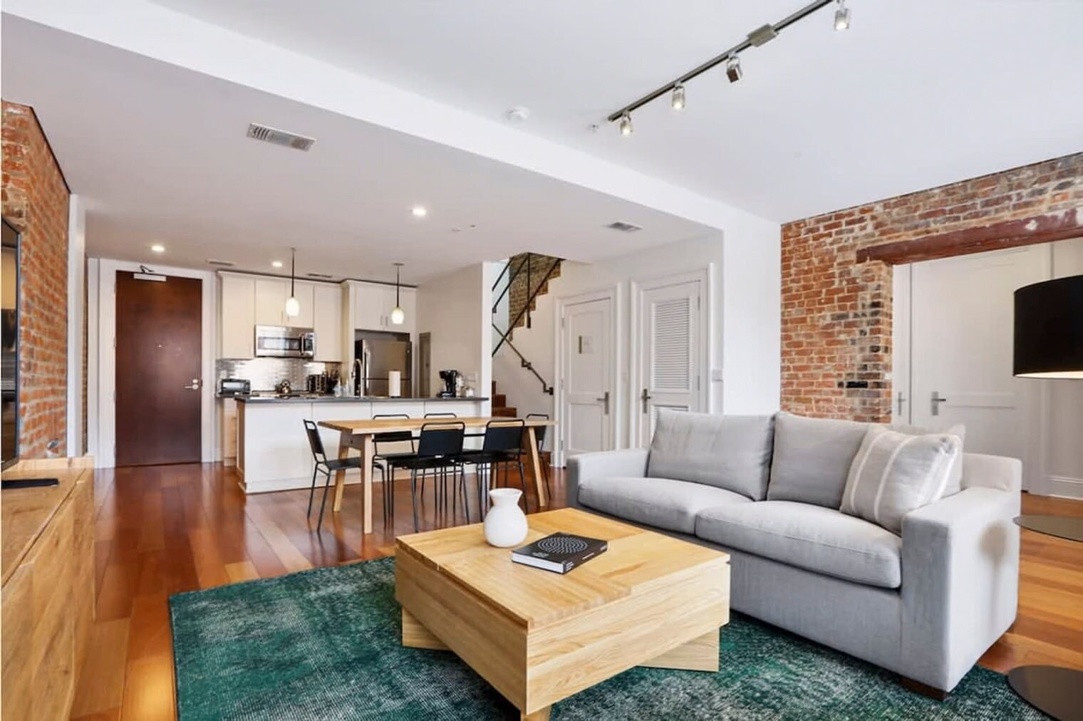 Building Photo - 822 Perdido St