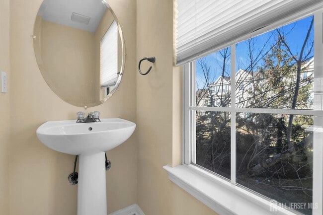 Building Photo - 63 Giera Ct