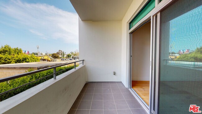 Building Photo - 938 Orange Grv Ave