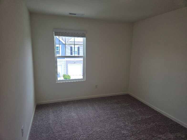 Building Photo - 3509 Walker Dr