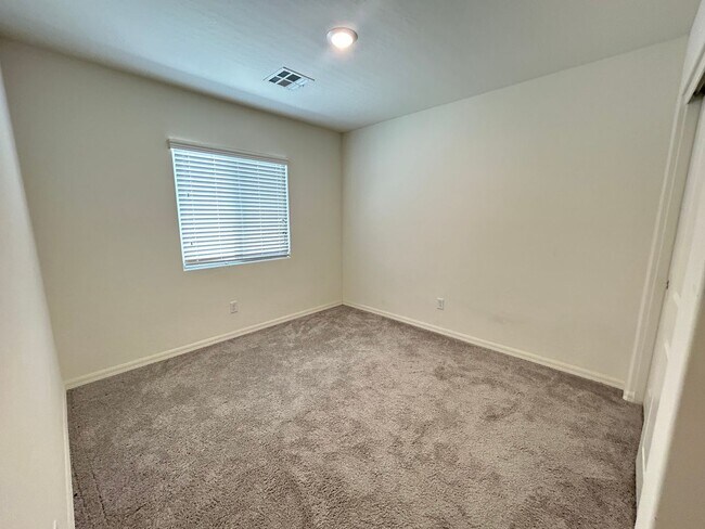 Building Photo - Newly Built Single Story Home Near Nellis AFB!