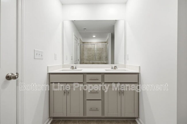 Building Photo - 3606 Elm Grv Ln