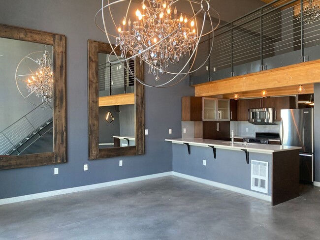 Building Photo - Veer Lofts Condominiums -  South Lake Union