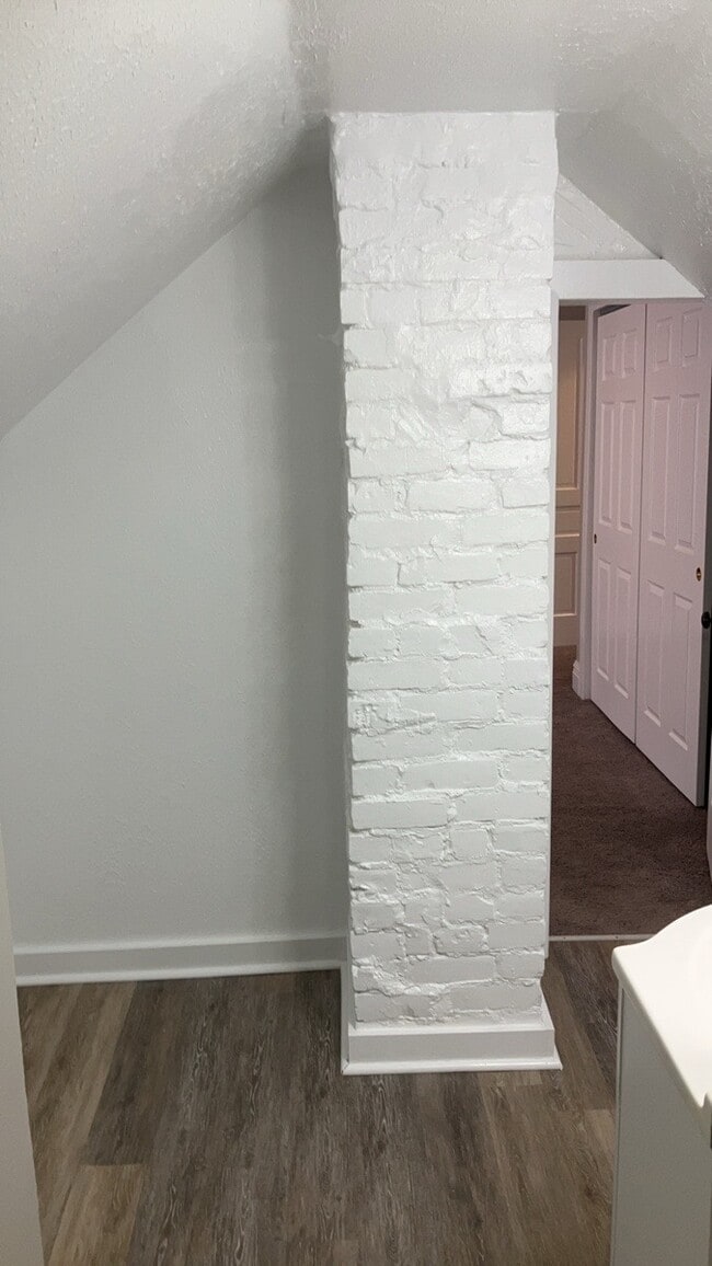 Building Photo - 1150 Creighton Ave