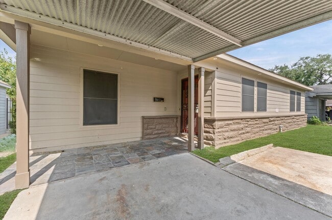 Building Photo - 5107 Gren St