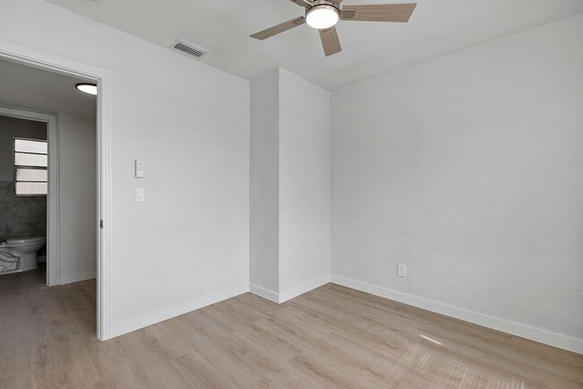 Building Photo - Beautifully Refreshed 3-Bedroom Home – Modern Kitchen & Spacious Interior