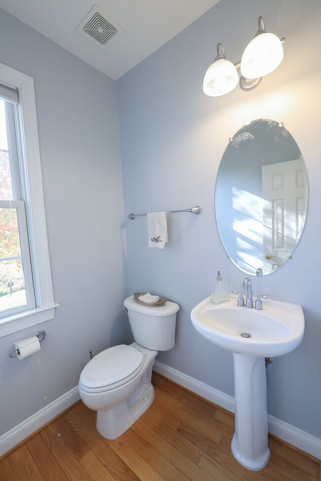 Building Photo - BEAUTIFUL SINGLE FAMILY HOME IN LANSDOWNE