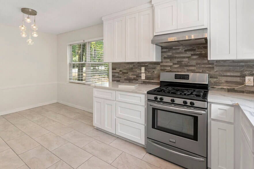 Building Photo - 11220 Bainbridge Dr