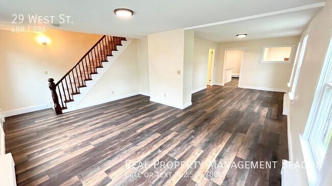Building Photo - Newly renovated 4BR/3BA home Lebanon, NH $...