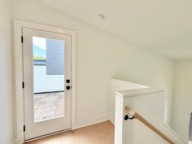 Building Photo - **OFFERING RENT PROMOTION FOR THE FIRST 6 MONTHS** Luxurious New Construction End Unit 4BD, 4BA D...