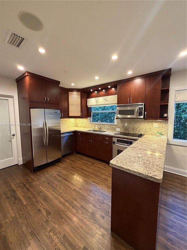Building Photo - 4943 Riviera Dr