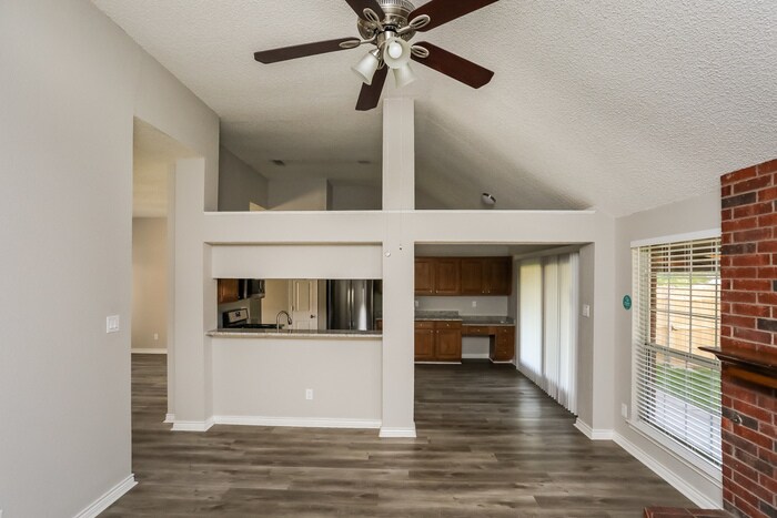 Building Photo - 819 Crooked Creek Ln