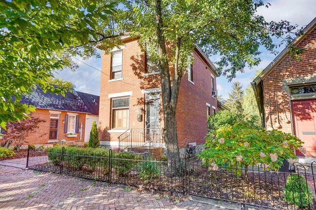 Building Photo - 557 S Grant Ave