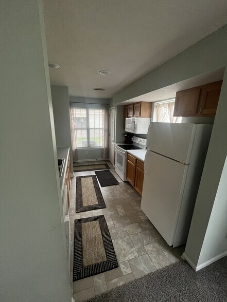 Kitchen - 7030 S Cannon Place Ln