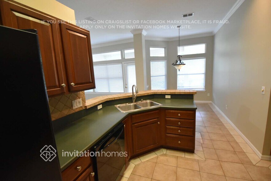 Building Photo - 893 Blackberry Ln