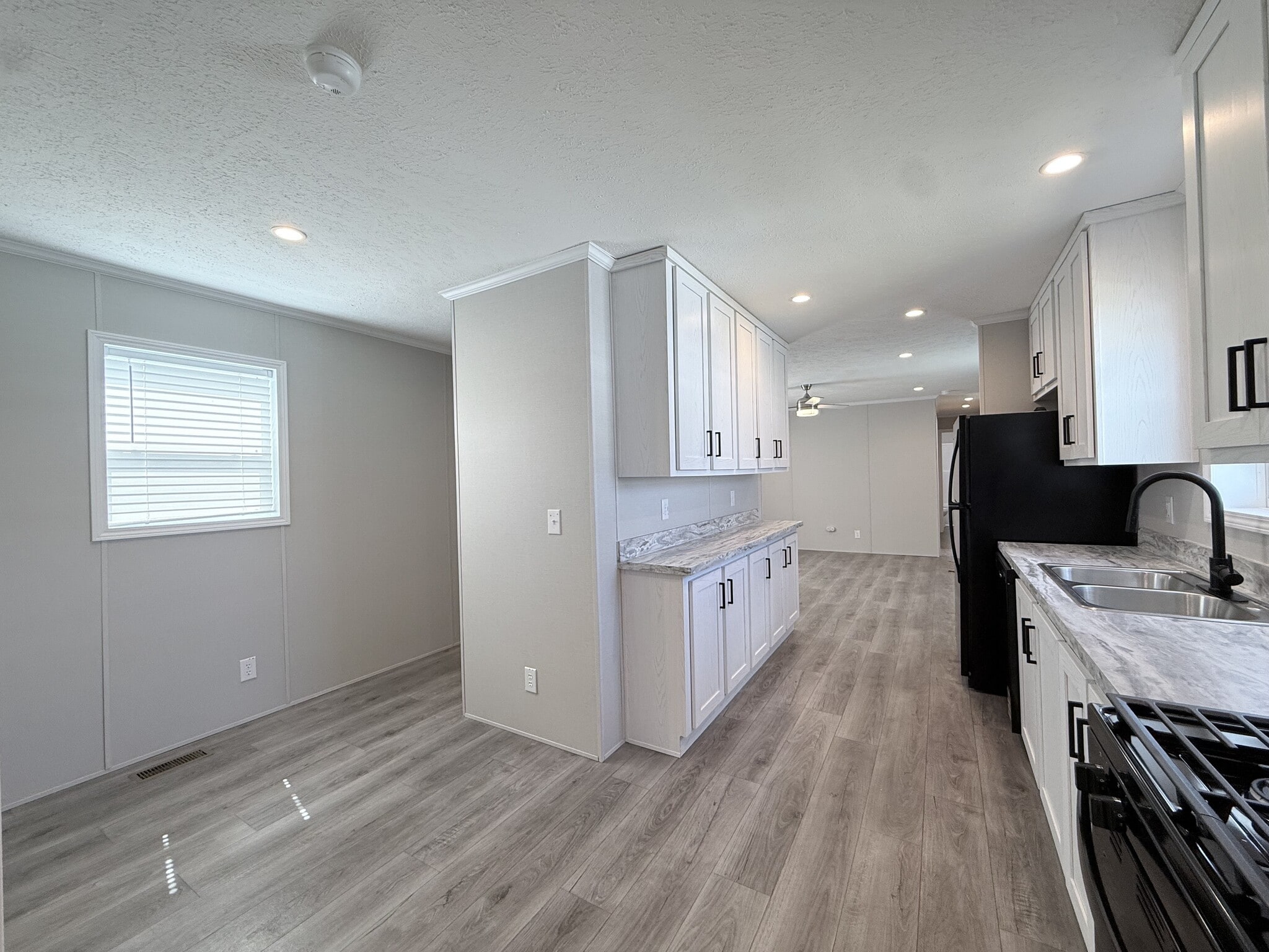 Building Photo - 52780 S Zacharias Ct