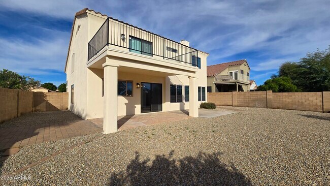 Building Photo - 2119 W Tracy Ln