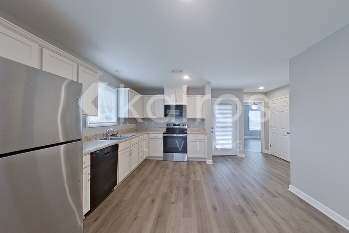 Building Photo - 1384 Maxwell Cir