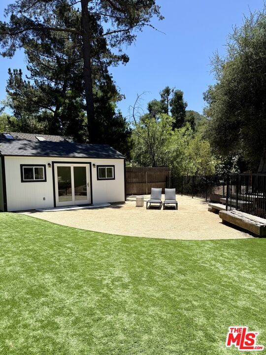 Building Photo - 1380 Old Topanga Canyon Rd
