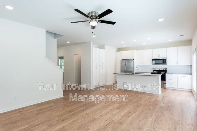 Building Photo - 2800 Mango Cir NW