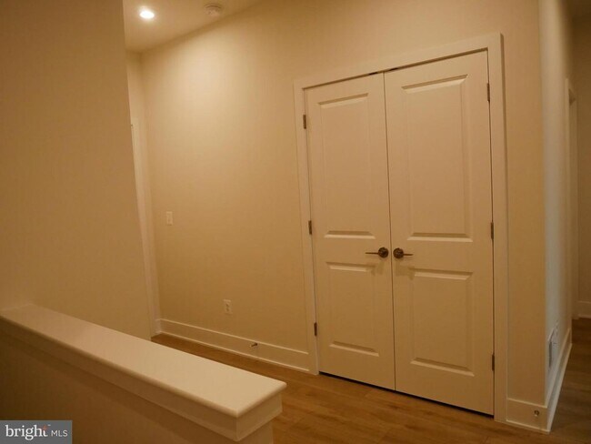 Building Photo - 120 Galaxy Pl