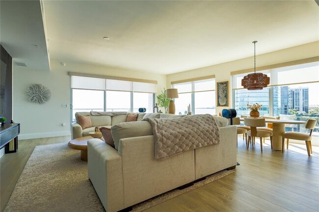 Building Photo - 2910 W Barcelona St