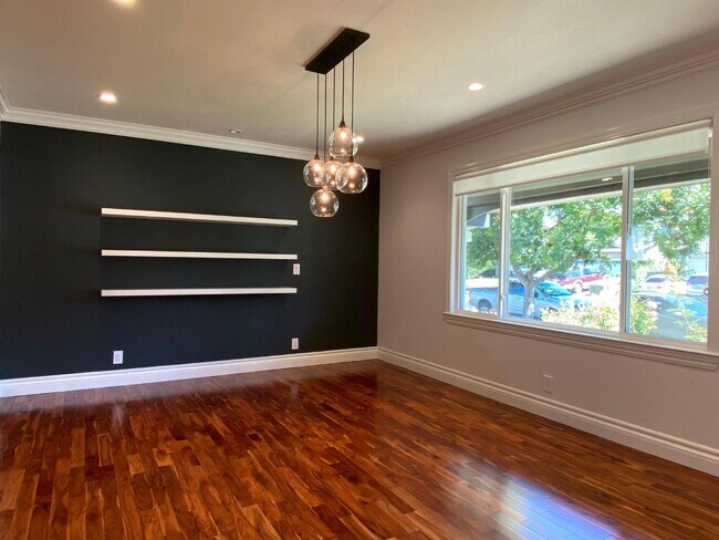 Building Photo - 363 El Portal Way