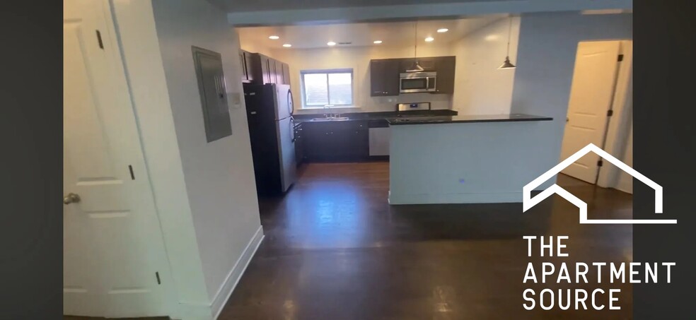 Building Photo - 2536 W Fitch Ave