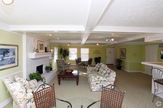 Windsor Court Apartments Indianapolis IN Apartment Finder