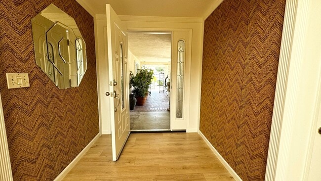 Building Photo - Spacious Home overlooking Daimond Bar hills