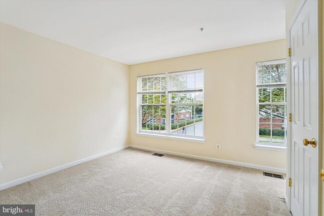 Building Photo - 333 Prettyman Dr