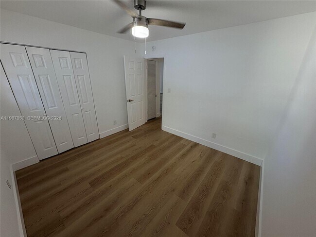 Building Photo - 505 NE 30th St