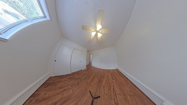 Building Photo - 310 NW Chapel Dr