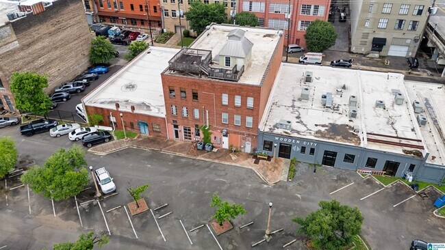 Building Photo - 2327 Morris Ave