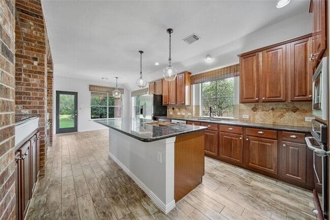 Building Photo - 14 Beauty Bower Pl