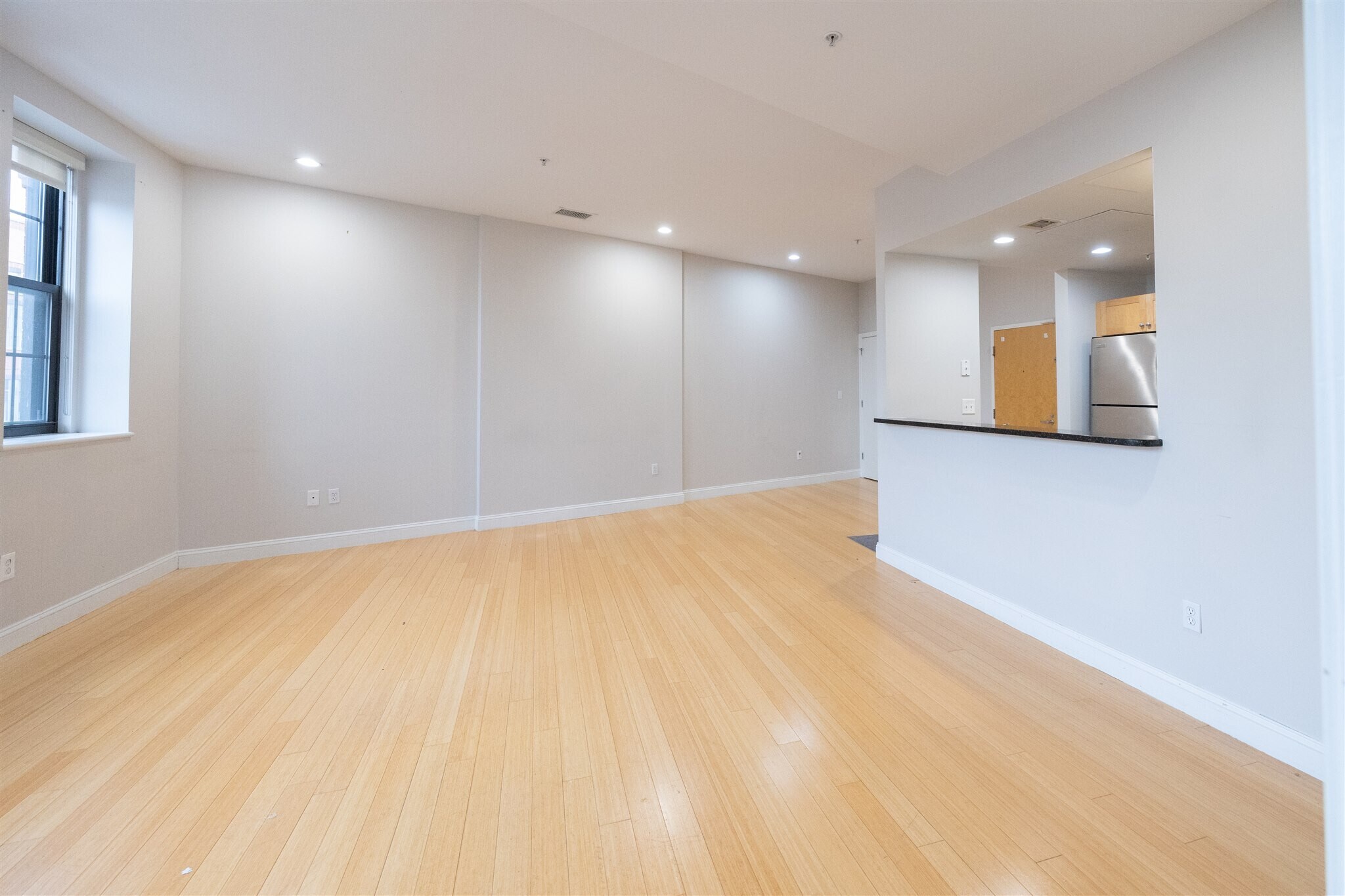 Building Photo - 490 Harrison Ave