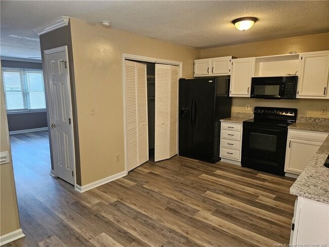 Building Photo - 6607 English Ivy Ln