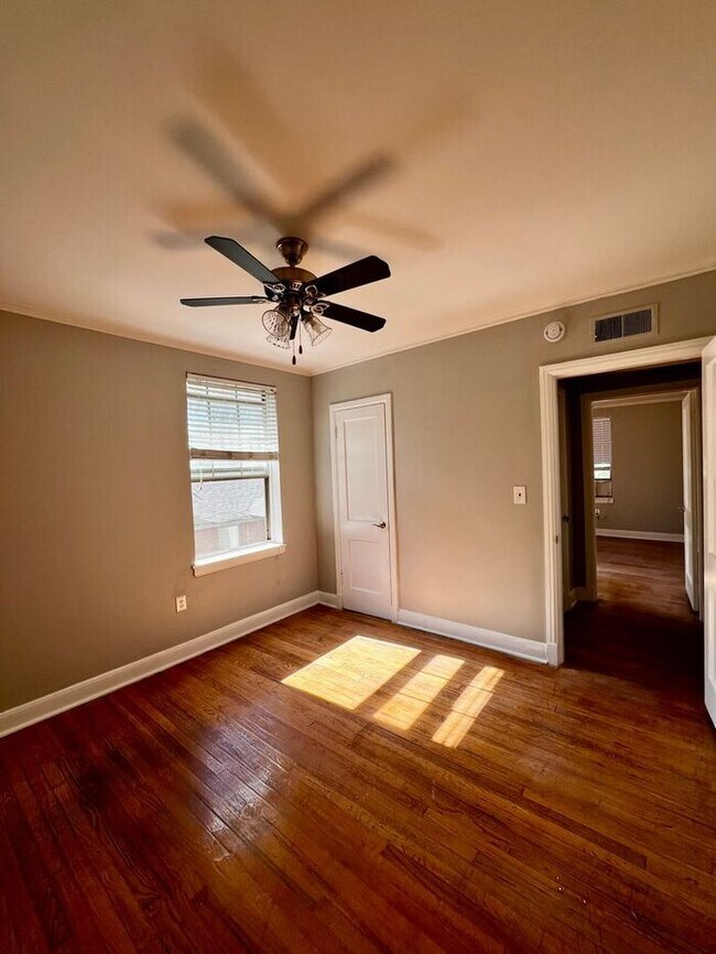 Building Photo - Charming Newly Remodeled 2bd/1ba on Cooper...