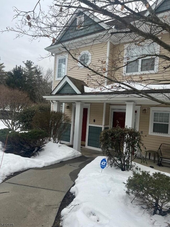 Building Photo - 263 Old Farm Dr