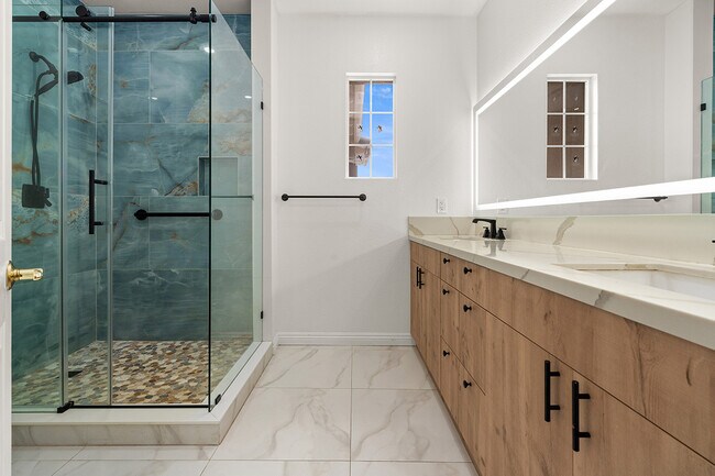 Building Photo - 7116 Torrey Mesa Ct