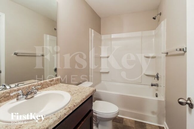 Building Photo - 2082 Massey Ln