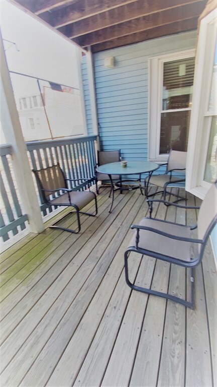 Building Photo - 279 Bowen St