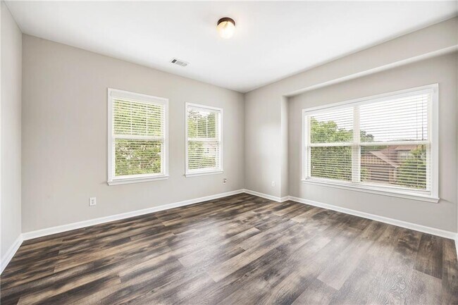 Building Photo - 4381 Challedon Dr