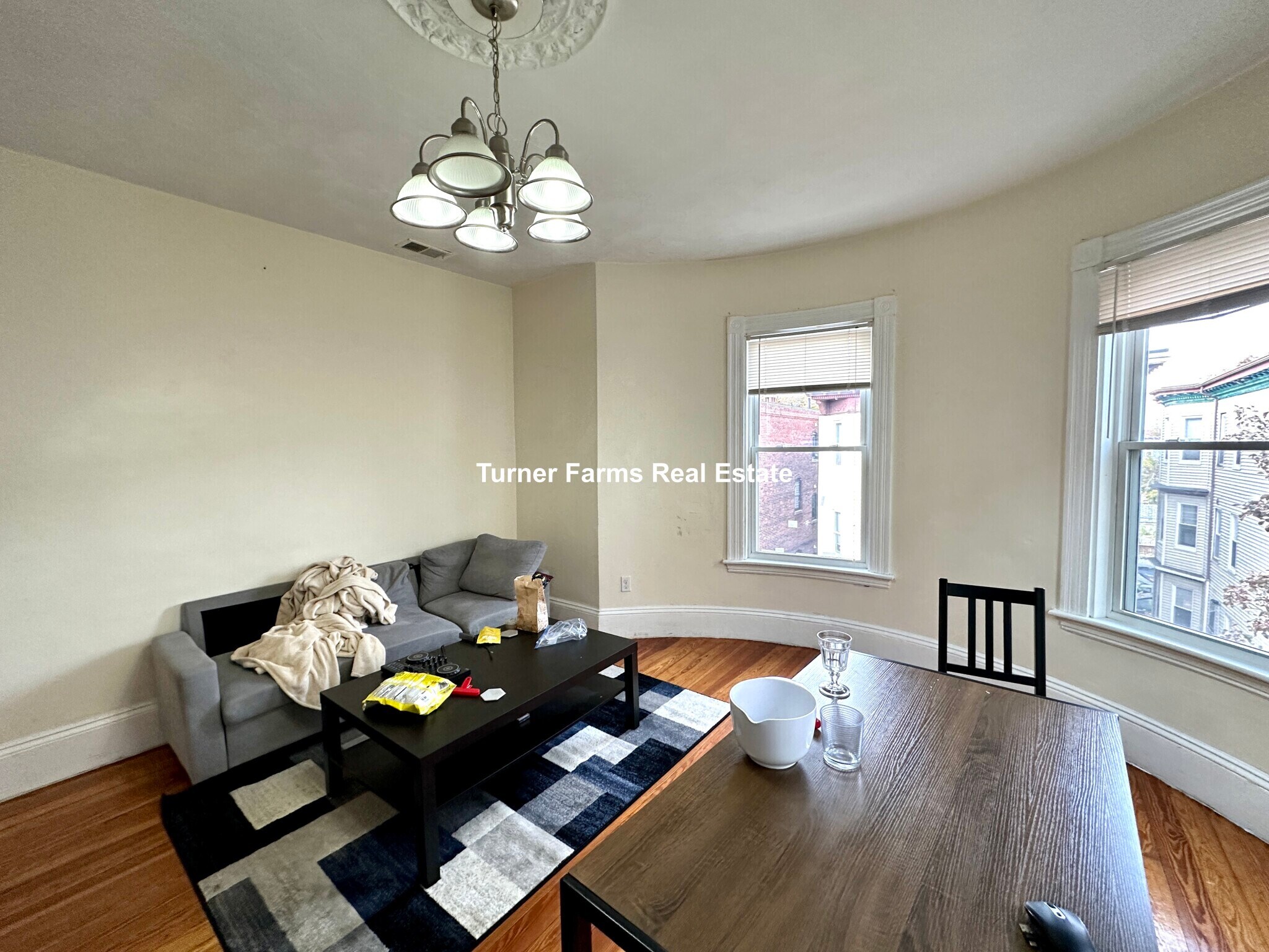 Building Photo - 8 Carmel St