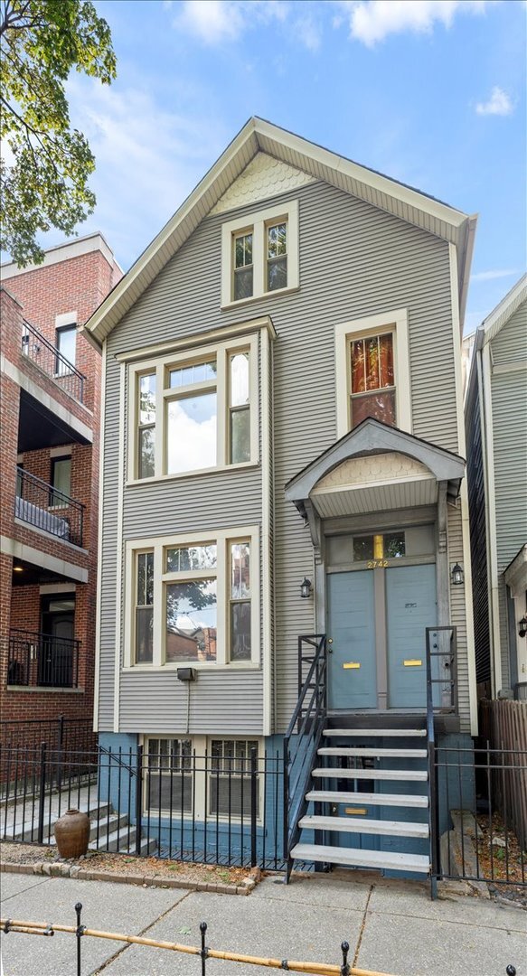 Building Photo - 2742 N Seminary Ave